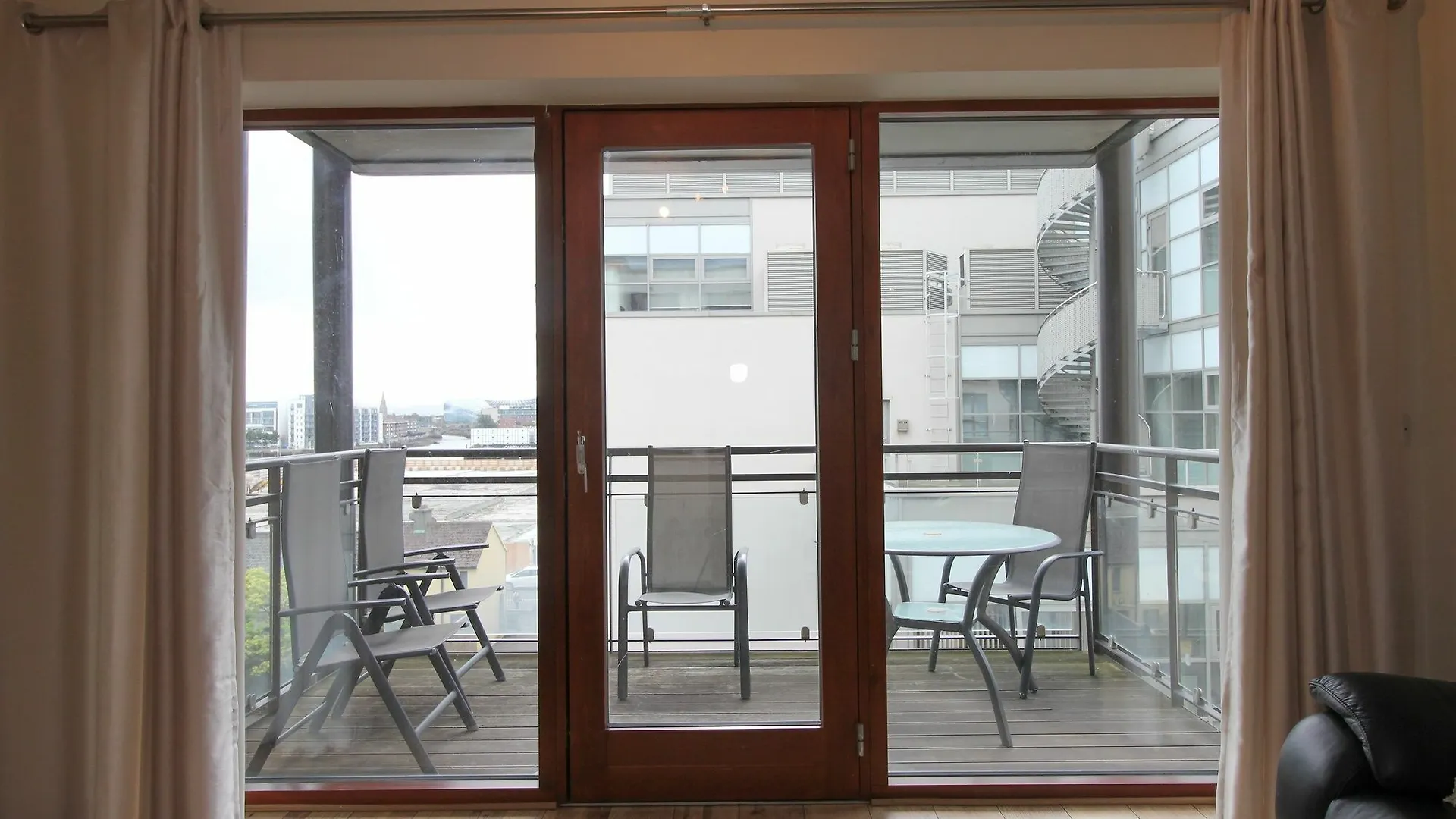 Point Village Modern Apartment Dublin Ireland